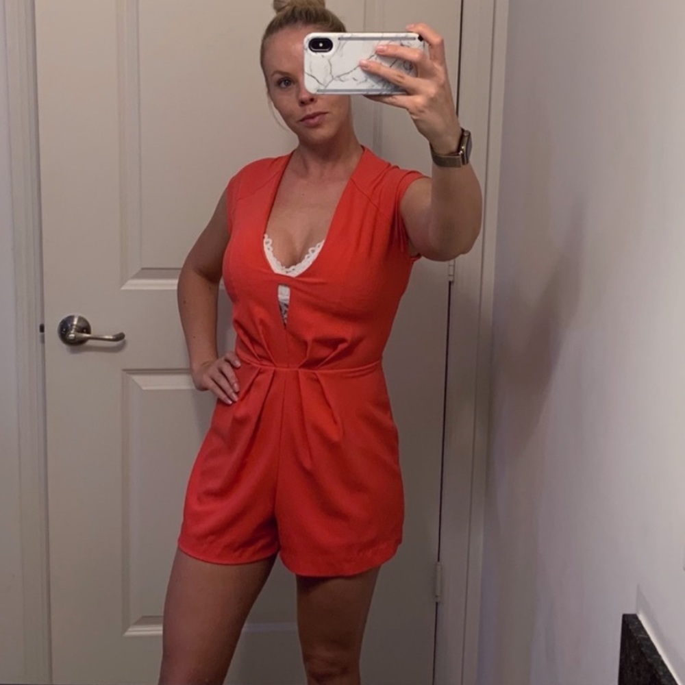 HOT MIAMI STYLES Coral Romper Size S